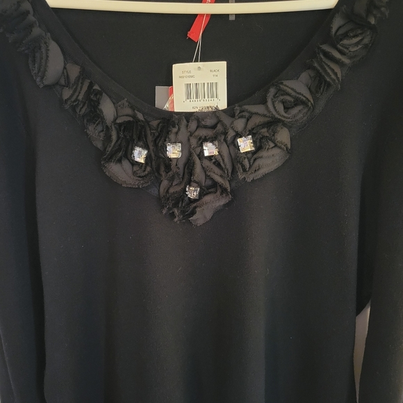 ⭐️Cyrus Black Sweater - Picture 3 of 6